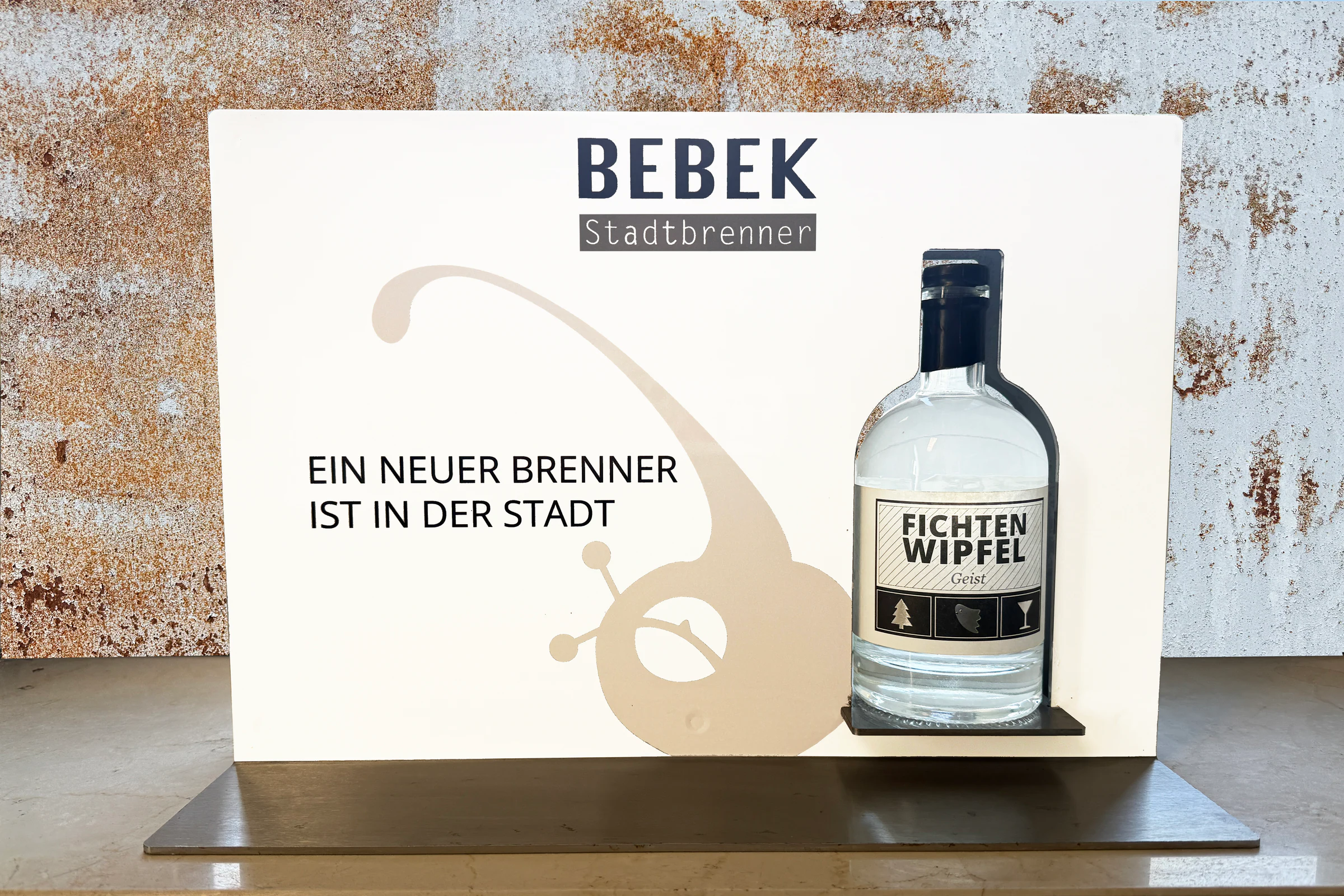Bebek Display mit Fichtenwipfelgeist