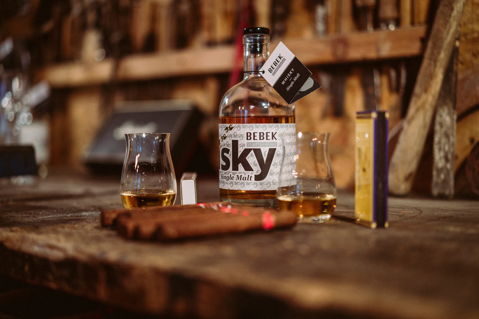 BEBEK Single Malt Whisky mit Zigarre