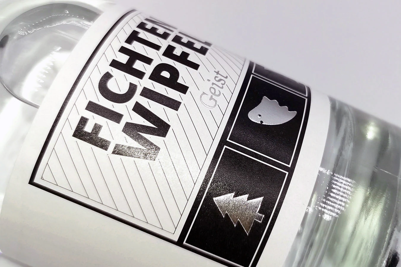 Detail des Fichtenwipfelgeist-Etiketts